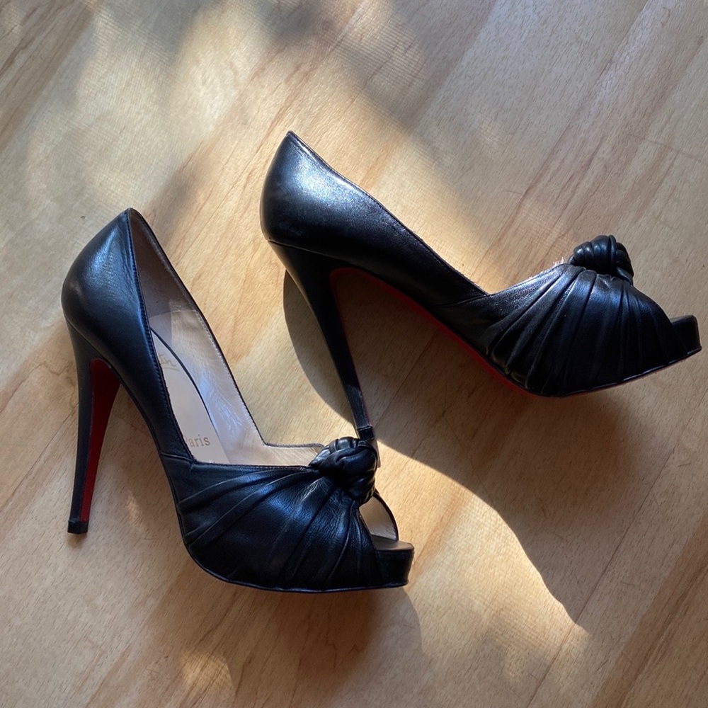 100% authentic Christian Louboutin Jenny pumps